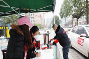 萬順叫車愛心車隊，疫情陰影下的一束光